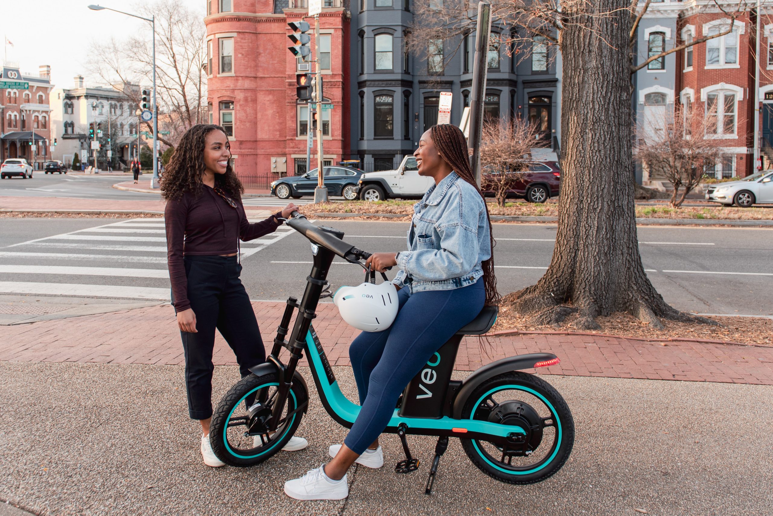 Veo Launches Class 2 E-bikes and Scooters in Washington, DC